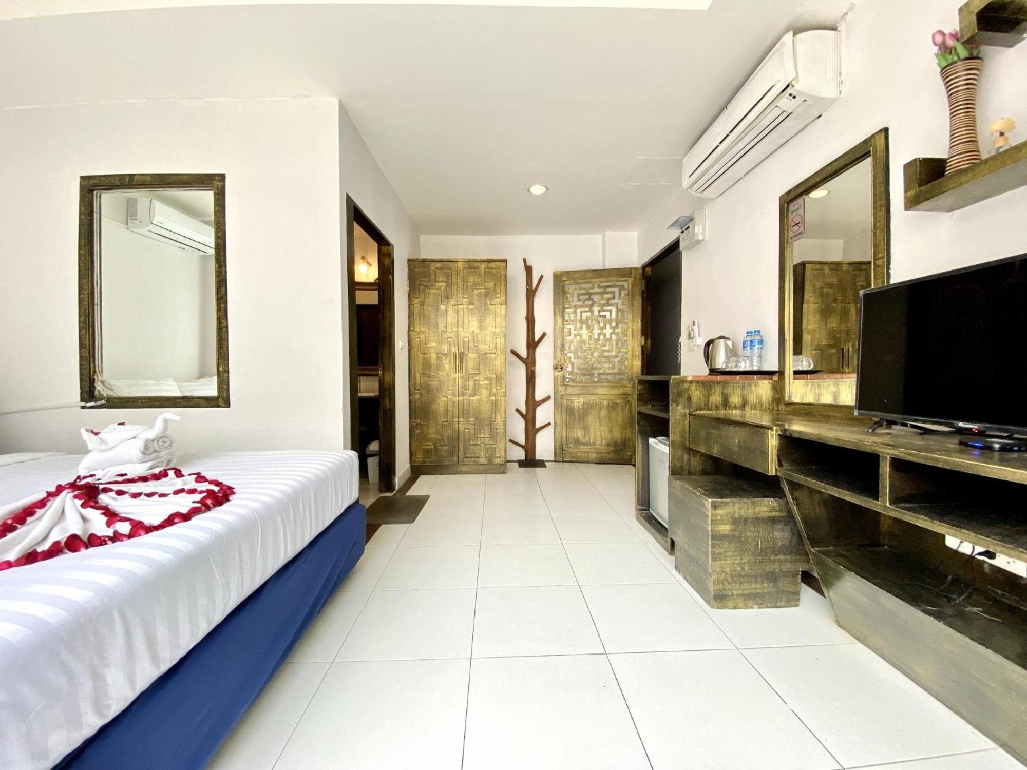 Beachwalk Patong المظهر الخارجي الصورة